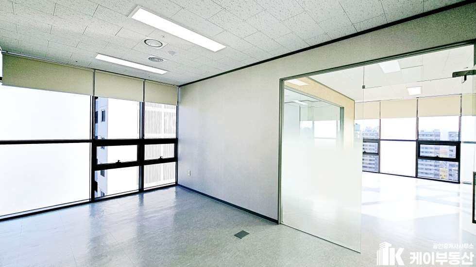 서울 영등포구 양평동2가 40-9 영등포C-TOWER (양평동2가 40-9) / 10층 / 확장30평 월세 매물번호 10946 사진 13