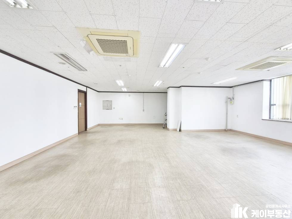 서울 영등포구 영등포동2가 29-69 토산빌딩 (영등포동2가 29-69) / 8 층 / 33평 월세 매물번호 11802 사진 1