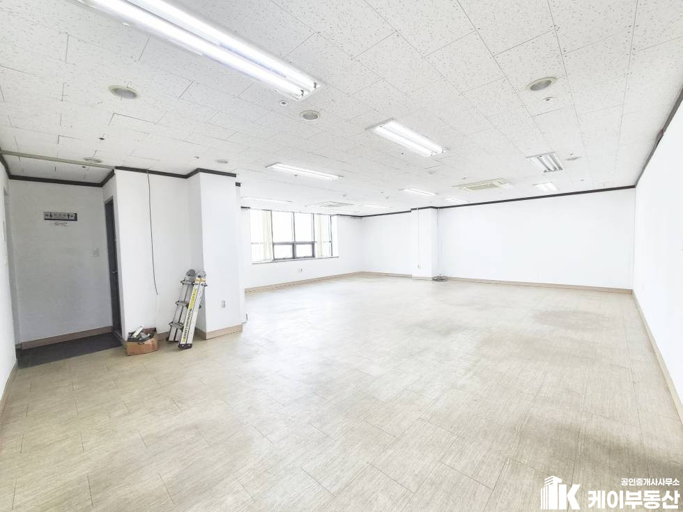 서울 영등포구 영등포동2가 29-69 토산빌딩 (영등포동2가 29-69) / 8 층 / 33평 월세 매물번호 11802 사진 4