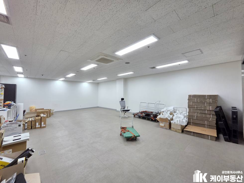 서울 영등포구 문래동3가 82-29 우리벤처타운2 / 8층 / 확장 90평 월세 매물번호 11785 사진 4
