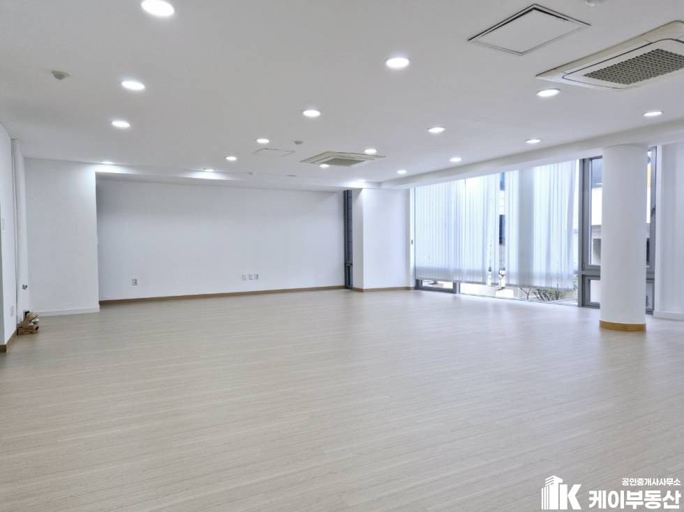 서울 마포구 동교동 203-9 한경헌디자인빌딩 (동교동 203-9) / 2층 / 48평 월세 매물번호 12166 사진 1