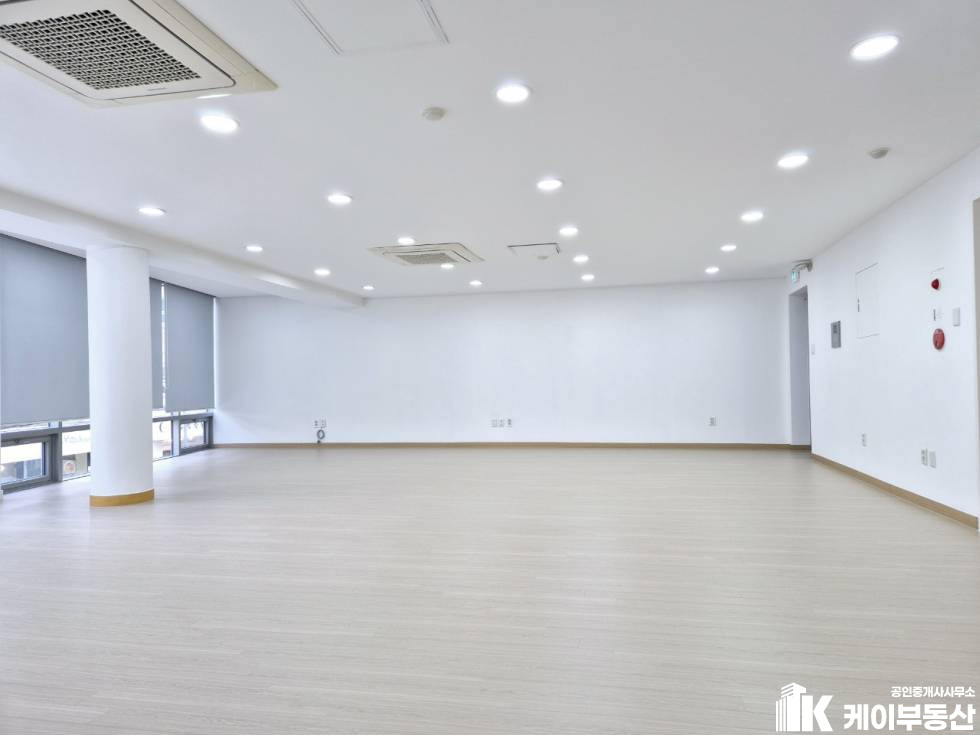 서울 마포구 동교동 203-9 한경헌디자인빌딩 (동교동 203-9) / 2층 / 48평 월세 매물번호 12166 사진 2