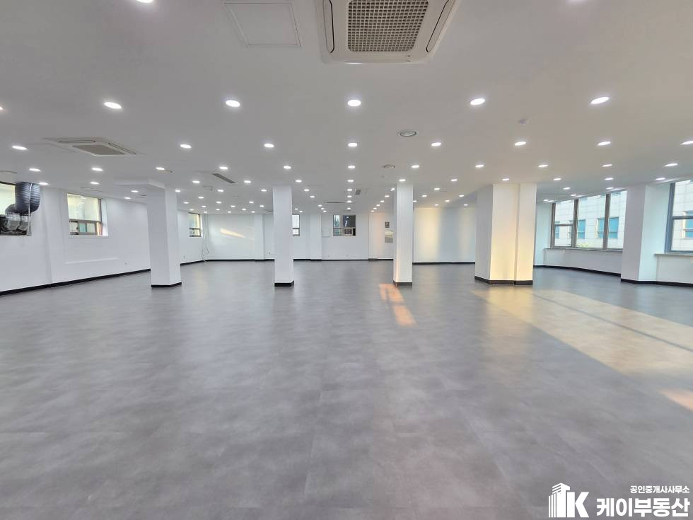서울 영등포구 영등포동4가 82 송호빌딩 (영등포동4가 82) / 2층 / 137평 월세 매물번호 12116 사진 1
