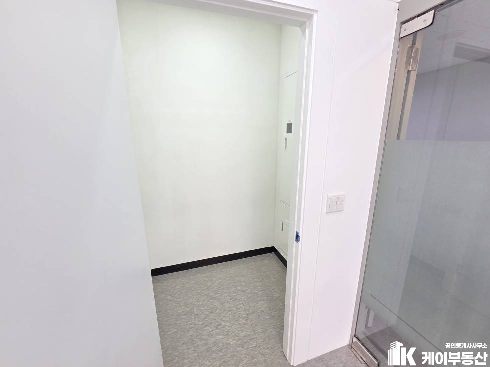 서울 영등포구 당산동1가 459 생각공장 당산 (당산동1가 459) / 4층 / 28평 월세 매물번호 12339 사진 18