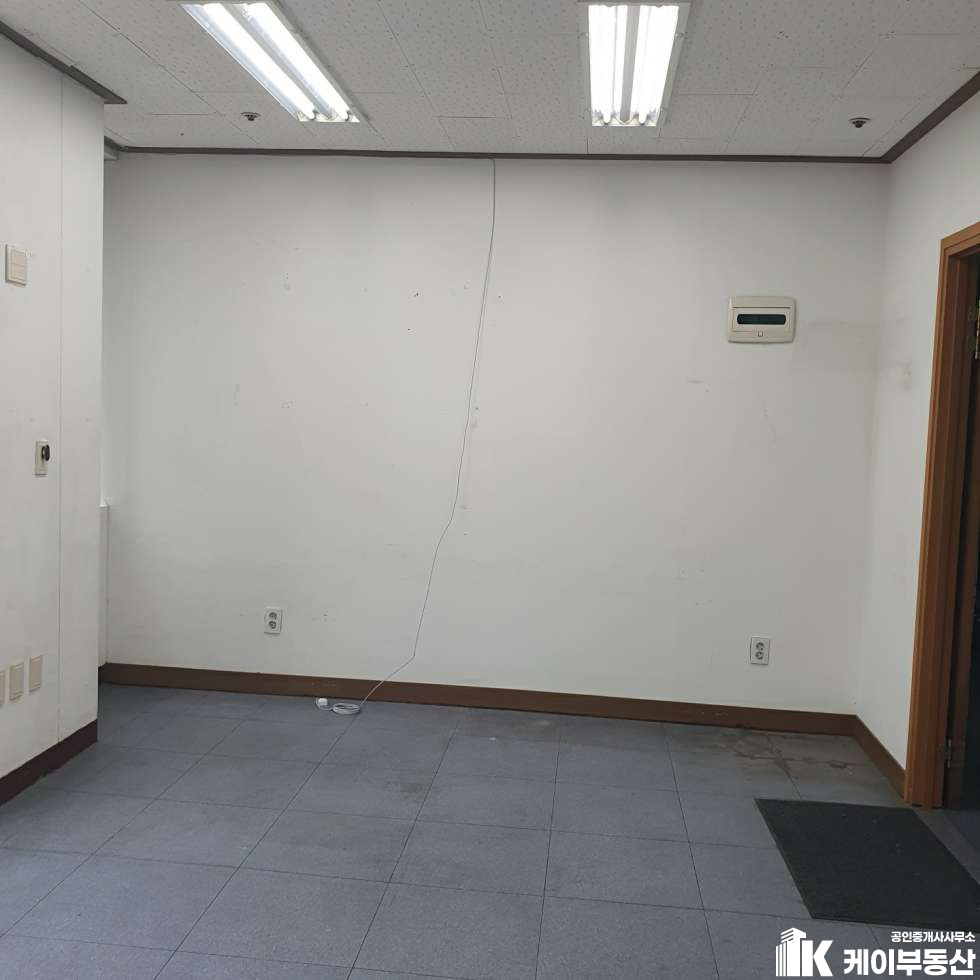 서울 영등포구 당산동1가 당산코오롱 사무실 / 상가가능 / 주차편리 / 약 10평 월세 매물번호 10303 사진 3