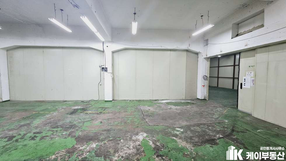 서울 영등포구 당산동2가 산경물산 / 1층 / 190평 / 공장.창고 / 상하차용이 월세 매물번호 10881 사진 19