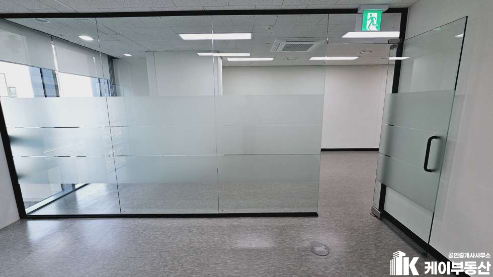 서울 영등포구 당산동1가 당산생각공장 (당산동1가 459) / 6층 / 약25평 / 룸2개 / 싱크대 월세 매물번호 10845 사진 12