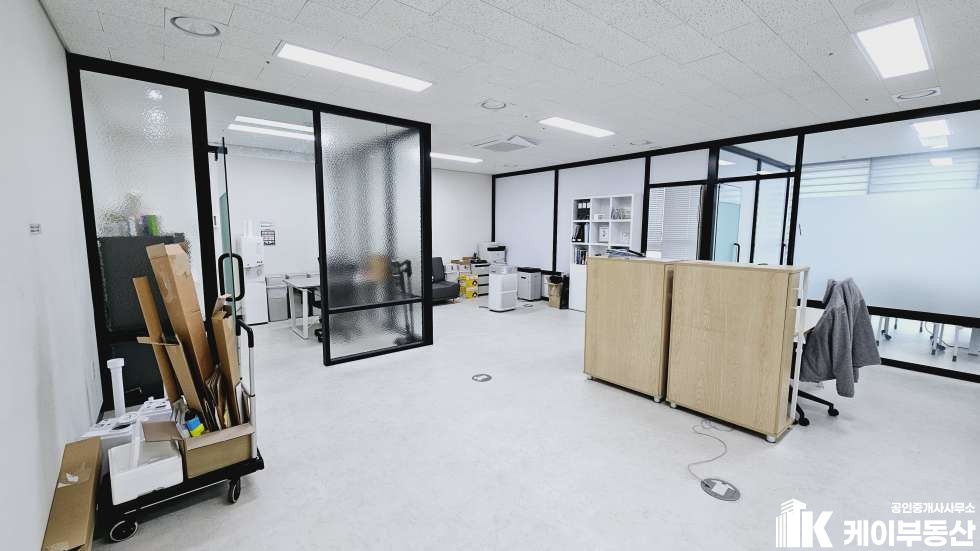 서울 영등포구 당산동1가 당산생각공장 (당산동1가 459) / 9층 / 약 65평 / 인테리어 협의 / 빠른입주 월세 매물번호 10886 사진 11
